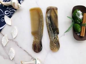 Peigne en corne de buffle naturel véritable fait à la main Peigne de poche écologique 2 styles Peigne à barbe antistatique Design inspiré du Moyen-âge - Product Image 5