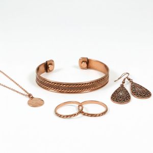 Bracelet jonc ouvert élégant pour femme en laiton plaqué argent, dernier cri, avec gravure personnalisée, au prix le plus bas - Product Image 5