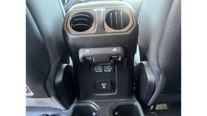 Jeep Gladiator Mojave 2024 Usado en Excelentes Condiciones - Product Image 3