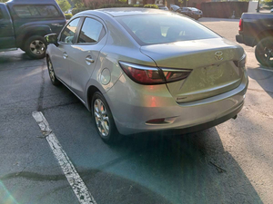 Venta Caliente 2024, en Existencia, Auto Nuevo y Usado, Sedán Económico de Gasolina, Volante a la Izquierda - Product Image 2