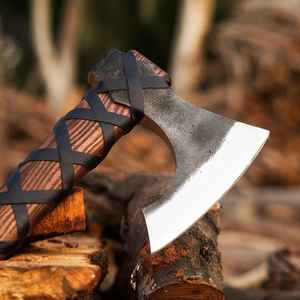 Haches vikings de haute qualité, faites à la main, forgées à la main en acier au carbone, pour la survie en plein air, avec un étui en cuir fin - Product Image 2