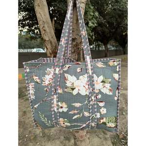 Bolsa de Mano Extra Grande Acolchada de Algodón, Reversible, para Fin de Semana, Ecológica, Resistente, Blanca, Gris, con Estampado Floral, para Compras - Product Image 1
