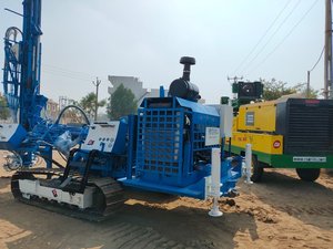 รถขุดตีนตะขาบเครื่องจักรก่อสร้างที่มีประสิทธิภาพสูง - Product Image 4