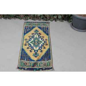 Alfombra Turca de 1.4x3.6 pies, Alfombra Pequeña Vintage, Alfombra Persa Azul y Amarilla - Product Image 1