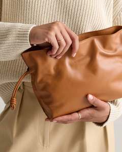 Sac à cordon en cuir véritable Eoin Winston Sports, couleur beige, fermeture à cordon, sac à main pour femme - Product Image 2