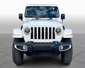 Jeep Wrangler Sahara SUV Automático 2023, Seminuevo - Product Image 1