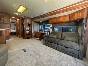 รถบ้านมือสอง ปี 2006 ยี่ห้อ Winnebago รุ่น V-e-c-t-r-a 40 K-D พร้อมขาย - Product Image 2
