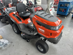 Tracteur de jardin Husqvarna TC 215T, tondeuse à gazon de 95 cm, moteur bicylindre de 15,9 CV, transmission hydrostatique, bac de ramassage de 300 L - Product Image 2