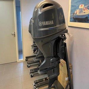 Nuevo Motor Fuera de Borda Yamaha de Arranque Manual de 115 HP, Motor Marino Premium para Embarcaciones Comerciales que Requieren Potencia Constante - Product Image 1