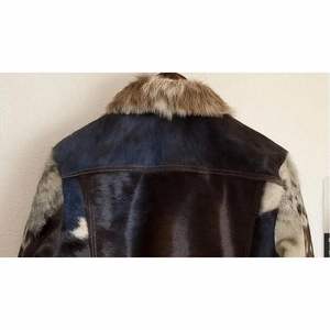 Chaqueta de Cuero Vacuno con Estampado de Vaca, Color Marrón y Blanco, Estilo Motociclista, para Hombre, Invierno - Product Image 3