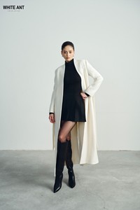 NAAMAH-Abrigo Largo Hecho a Mano de Lana de Tweed para Mujer, Abrigo Largo con Tirantes, Fabricante Whiteant - Product Image 6