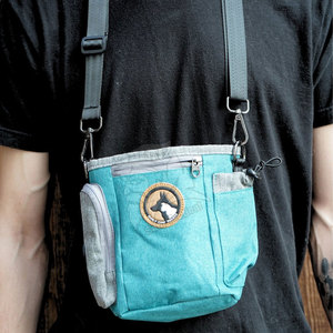 Elegante Bolsa de Entrenamiento para Perros Hecha en Pakistán con Acabado Suave y Tela Resistente, Bolsa Compacta para Entrenamiento Canino - Product Image 6