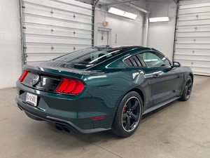 2022 F o r d M u s t a n g GT Fastback 2dr Coupé Boîte de vitesses automatique Intérieur cuir foncé - Product Image 3