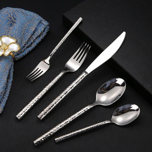 Juego de cubiertos de acero inoxidable de primera calidad con mango martillado Essentials de mesa de comedor elegante gran oferta para bodas - Product Image 6