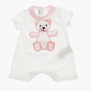 Ensemble bonnet et barboteuse en coton avec logo brodé, manches courtes, boutons, fermeture arrière brodée, devant plat, couleur blanche - Product Image 2