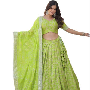 Elegante Lehenga Choli de Diseño Moderno en Algodón y Seda Multicolor para Mujer, Ropa India para Novias y Fiestas, Venta al Por Mayor - Product Image 1