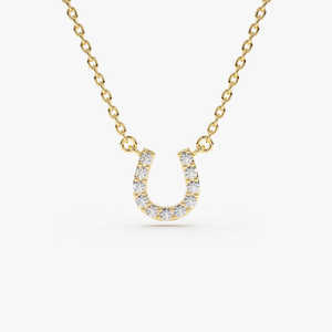 Collar con colgante de oro de 14 quilates y diamantes redondos, cadena con colgante de herradura de la suerte - Product Image 1