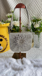 Sac à main brodé de perles de rocaille multicolores pour femmes Sacs à main de perles de rocaille de haute qualité pour soirée par MD HANDICRAFTS - Product Image 6