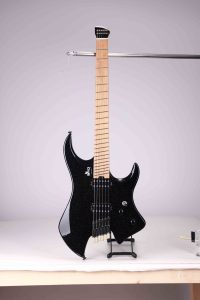 <span class=keywords><strong>Guitarra</strong></span> Eléctrica WINZZ Serie Lyra con Cuerpo de Okoume, Nuevo Diseño WLH100 - Product Image 2