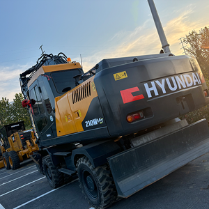 Excavadora usada de 21 toneladas Hyundai 210 Tipo con ruedas Excavadora usada Hyundai 210 a la venta En buena forma con alto rendimiento - Product Image 3