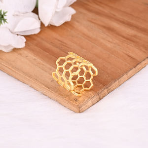 Anneaux en laiton simples à la mode, prix de gros, vente chaude, plaqués or, anneaux simples pour femmes, anneaux minimalistes réglables, cadeau pour un usage décontracté - Product Image 3