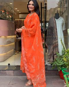 Colección de moda Faux Georgette Fabric Salwar Suits con Dupatta para niñas Uso informal disponible para la venta - Product Image 4