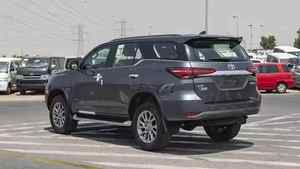 Toyota Fortuner 4.0P 2023, SUV Usado en Perfectas Condiciones, Volante a la Izquierda, Emisión Euro III, Cámara Trasera, Asientos de Cuero, Combustible Diésel - Product Image 3