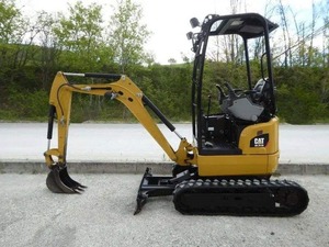 Mini Excavadora Caterpillar 301.7 Usada Importada de Alta Calidad, 7 Toneladas, Modelo 2016, PLC y Bomba, Precio Bajo en Venta - Product Image 2