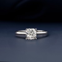 Anillo de Compromiso de Plata 925 con Circonita Cúbica de Corte Cojín, Engaste en Bisel, Joyería de Lujo Ligera para Uso Diario, Bodas y Fiestas