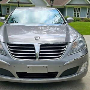 Hyundai Equus Signature 2011 Usado en Buenas Condiciones - Product Image 1