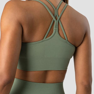 Conjunto de Yoga de mujer transpirable sólido de alta calidad OEM conjunto deportivo de entrenamiento de pantalones cortos para correr sin costuras de 2 piezas - Product Image 6