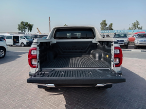HILUX 2020, Camioneta Diésel, Volante a la Izquierda/Derecha, Tracción en las Cuatro Ruedas, Asientos de Cuero, Interior Oscuro, Modelo de Segunda Mano - Product Image 5