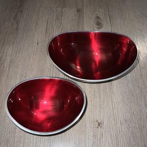 Ensemble de bols de service en acier inoxydable rouge de qualité supérieure avec finition brillante Parfait pour les salades, les collations et la présentation de table élégante - Product Image 4