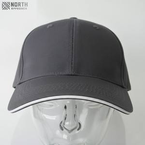 Gorra de Béisbol Ajustable de Algodón 100% con Bordado 3D de Color Liso - Diseño de Visera Deportiva Vintage - Product Image 1