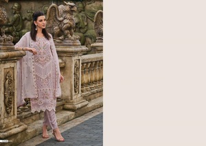 Nouvelle Salwar Kameez en soie lourde pour femme avec broderie fantaisie en organza doux et moti travail multicolore en stock à vendre en ligne - Product Image 3