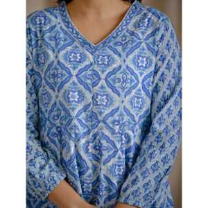 Vestido Anarkali Azul Pastel Estampado a Mano en Algodón, Casual, Elegante, Moderno, Transpirable, con Cintura Natural, Suministro ODM - Product Image 2