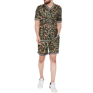 Conjuntos de camiseta y pantalones cortos para hombre hechos a medida, de alta calidad, ligeros, transpirables, con cuello en V. - Product Image 1