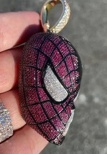 Collier Pendentif en Laiton de Qualité Supérieure, Style Classique avec Diamants et Motifs Éclatants Ludiques, Cadeau pour Homme, Disponible en Quantité en Gros - Product Image 3