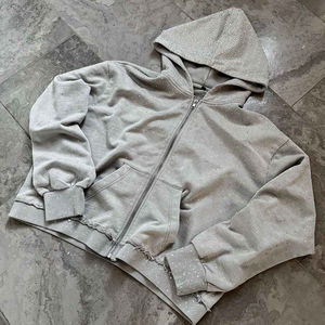 เสื้อฮู้ดดี้ผู้ชายสำหรับฤดูหนาว ผ้าคอตตอนผสมเนื้อหนา ปักลายกราฟิกคริสตัล ทรงโอเวอร์ไซส์ ทรงบ็อกซี่ ตัดสั้น น้ำหนัก 420 500 600 กรัม - Product Image 4