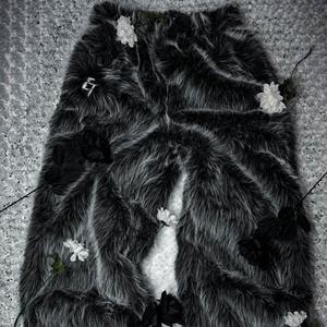 Pantalon de survêtement ample à jambes larges, couleur gris délavé, personnalisé, lourd, en fourrure, style streetwear, taille haute, personnalisé, ample, évasé, en mohair - Product Image 2