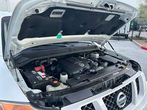 Nissan Titan PRO-4X 4x4 5,6 litres V8, 4 roues motrices, très bien équipé, d'occasion, année 2012, provenant d'un climat chaud - Product Image 6