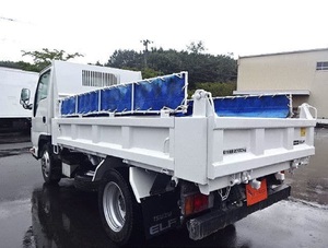 Camión Isuzu <span class=keywords><strong>ELF</strong></span> Usado del 2013 con Plataforma Abatible de 10 pies y Capacidad de Carga de 1.5 Toneladas - Product Image 2