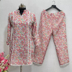 Elegante conjunto de pantalón Kurti de algodón estampado con detalles de encaje Cómodo uso diario e informal para mujer - Product Image 1