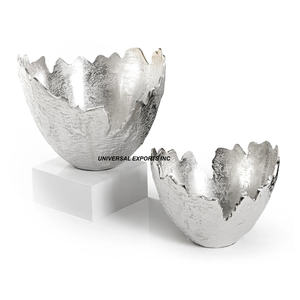 Juego de Dos Tazones de Chocolate de Metal con Acabado Plateado, Tazón Decorativo para Dulces, Nuevo Tazón de Chocolate Decorativo de Lujo en Oferta - Product Image 2