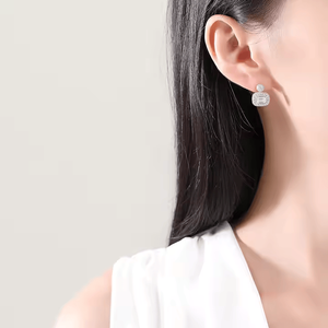 Boucles d'oreilles en moissanite taille émeraude 1,2 ct - Bijoux élégants et luxueux - Product Image 5