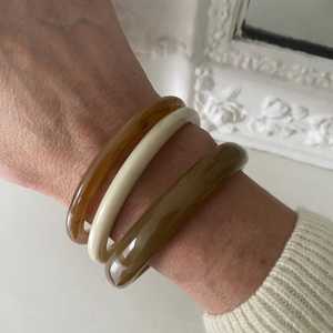 Brazalete de resina hecho a mano colorido personalizable de la mejor calidad, flores de hojas secas reales, hallazgos de joyería naturales únicos - Product Image 4