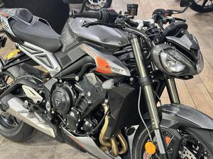 2025 Triumph Street Triple 765 RS มอเตอร์ไซค์น้ำแข็งเงินปรับแต่งได้2025รถมอเตอร์ไซด์ดีไซน์ใหม่