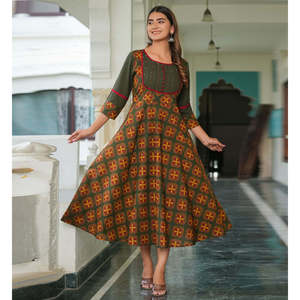 Conjunto de ropa de moda para mujer con estampado floral de algodón Anarkali Kurta - Product Image 6