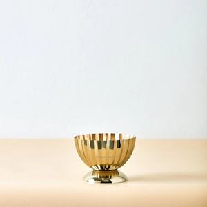 Cuenco de flores de Metal de buena calidad hecho a mano para el hogar y la Oficina escritorio decorativo Color dorado forma redonda cuencos de flores - Product Image 1