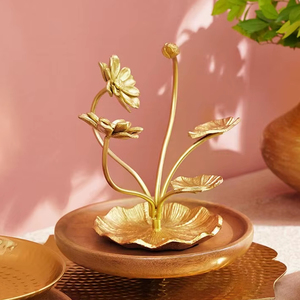 Objet de table en métal tendance de style floral, sculpture décorative artisanale pour la maison, le bureau, le salon, œuvre d'art moderne - Product Image 1